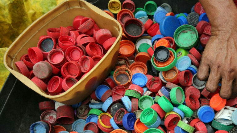 Tips-Mengelola-Sampah-Produksi-UMKM-Menjadi-Barang-Kerajinan-Yang-Memiliki-Nilai-Jual